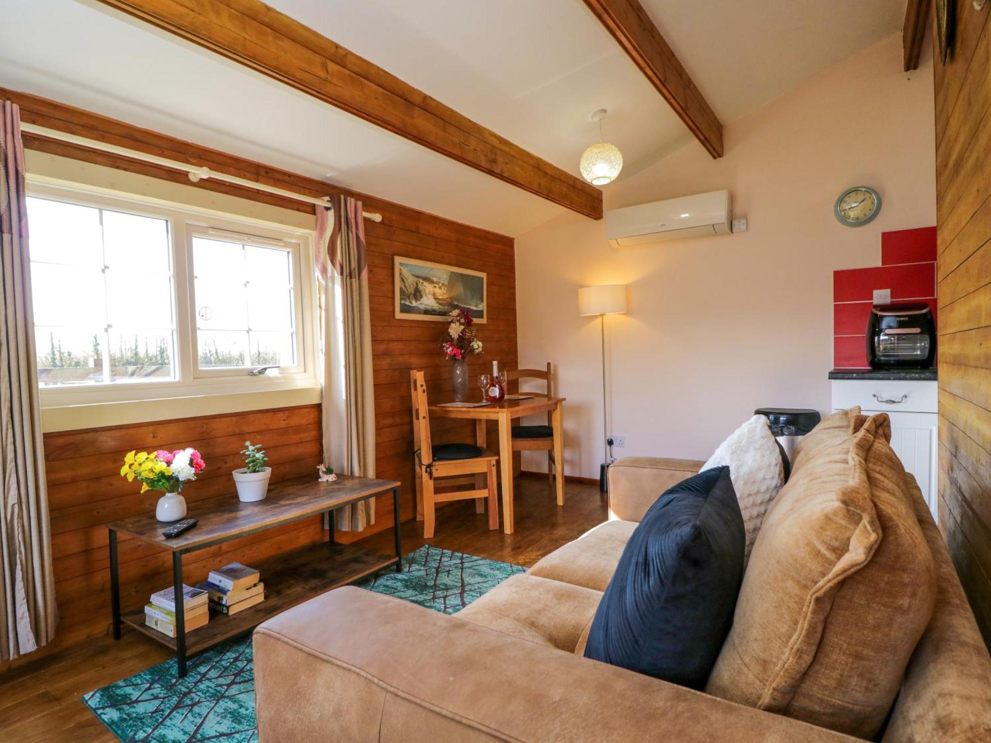 The Nook Villa Swindon Dış mekan fotoğraf